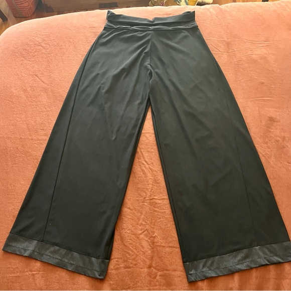 Marithe’ Francois Girbaud, Extra-Wide Leg Pants, size 8-14, Supra Elegant - Picture 2 of 6